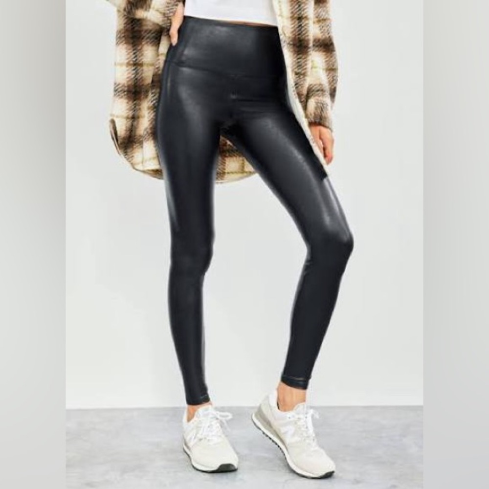 Aritzia Wilfred Free Daria Leggings